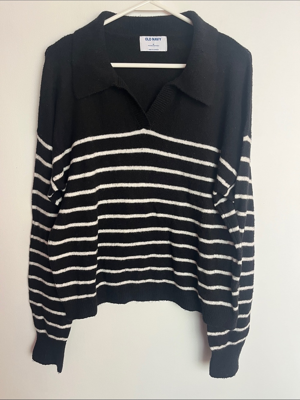 Old Navy Striped Sweater Size Medium